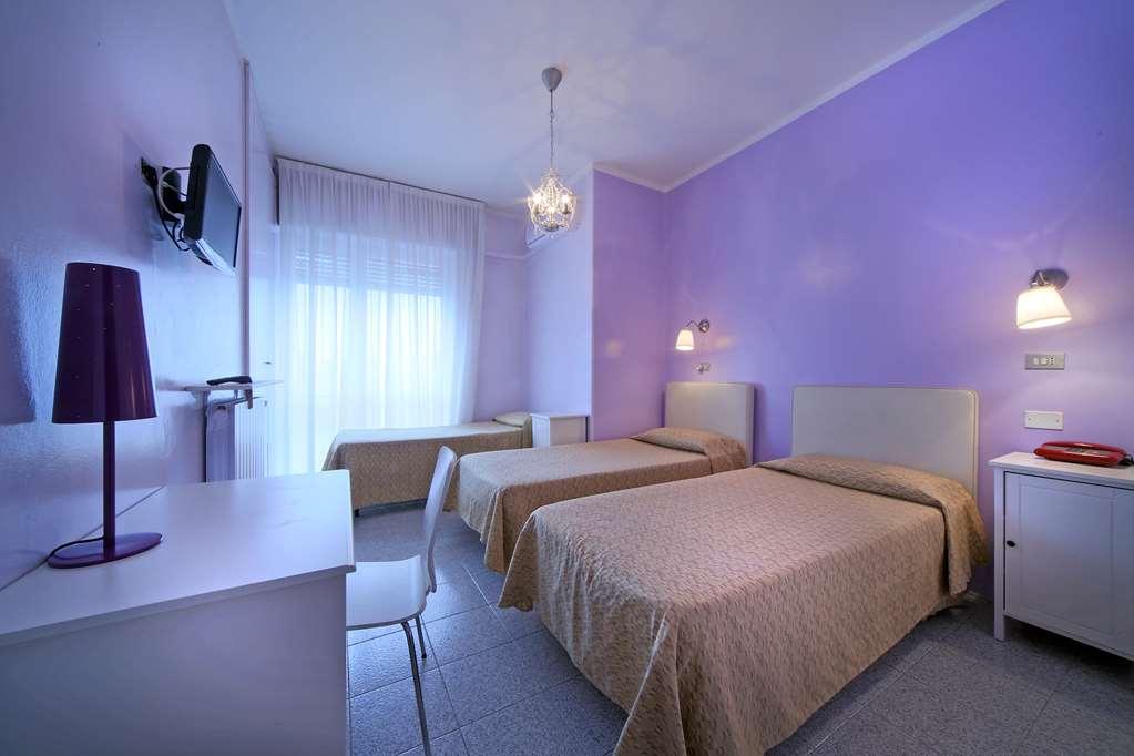 Hotel Cristallo Brescia Zimmer foto